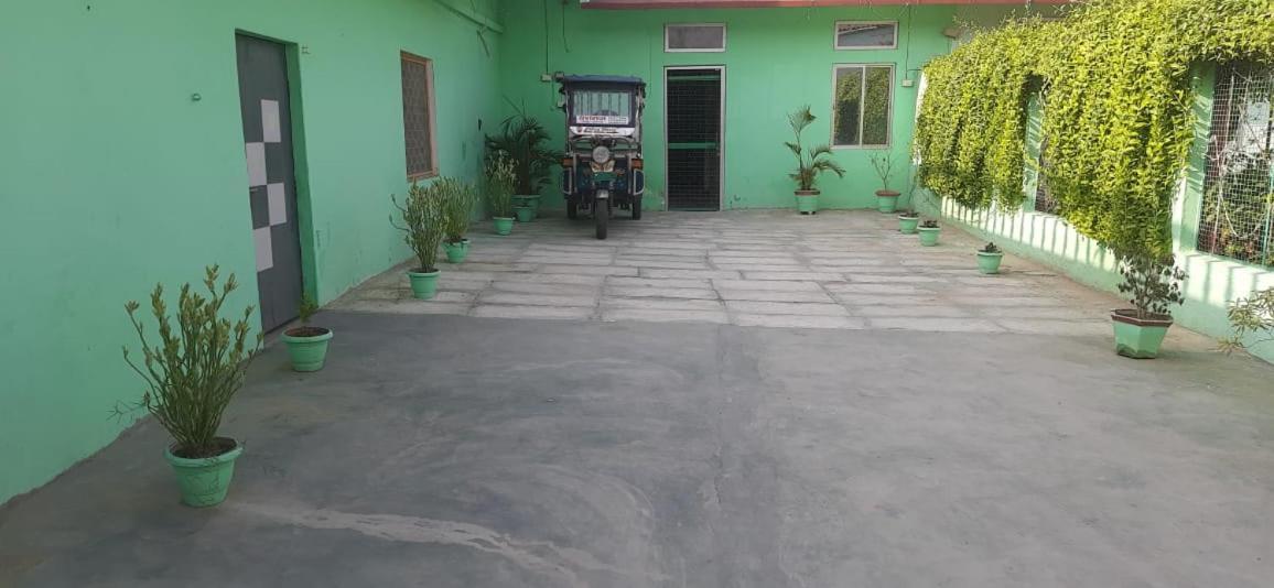 Homestay Bodhi: A Private Garden Retreat Varanasi